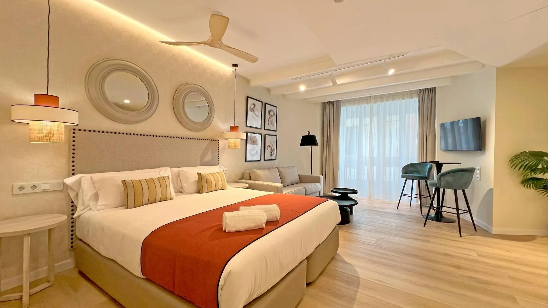 Apartamentos Soho Boutique Palillero Cadiz 0*,  Spain